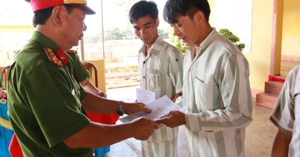 Tội phạm tham nhũng muốn được đặc xá phải trả hết tài sản