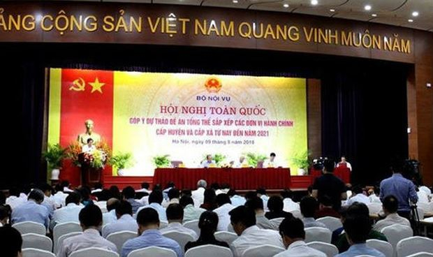 Hội nghị to&agrave;n quốc g&oacute;p &yacute; dự thảo Đề &aacute;n tổng thể sắp xếp c&aacute;c đơn vị h&agrave;nh ch&iacute;nh cấp huyện v&agrave; cấp x&atilde; từ nay đến năm 2021 do Bộ Nội vụ tổ chức s&aacute;ng 9.8. Ảnh: VnEconomy