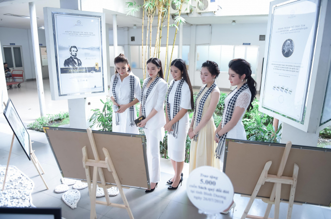 Hồ Ngọc H&agrave;, Ho&agrave;ng Th&ugrave;y Linh khiến sinh vi&ecirc;n đứng ngồi kh&ocirc;ng y&ecirc;n