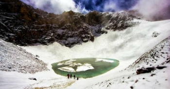 Ngôi mộ tập thể 800 bộ hài cốt ở độ cao 5029m