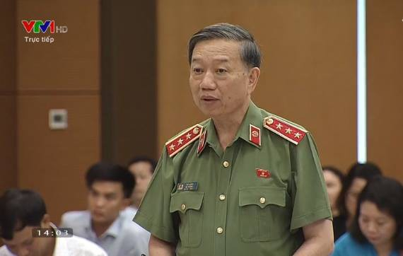 Thượng tướng T&ocirc; L&acirc;m, Bộ trưởng C&ocirc;ng an trả lời chất vấn tại Thường vụ Quốc hội.