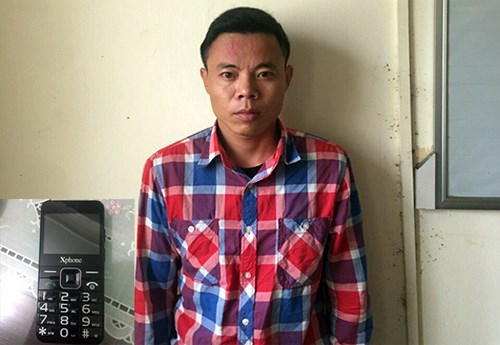 Đối tượng Vi&ecirc;n c&ugrave;ng một số tang vật li&ecirc;n quan trong vụ &aacute;n.