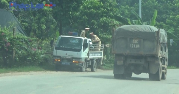 Kỳ 2 - Xe tải "bày trận" trên quốc lộ 37: Xe có dấu hiệu quá tải “thông chốt” CSGT như "tàng hình"