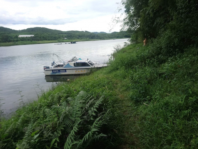 Lực lượng chức năng đang trục vớt thi thể nam du kh&aacute;ch đến từ Na Uy.&nbsp;