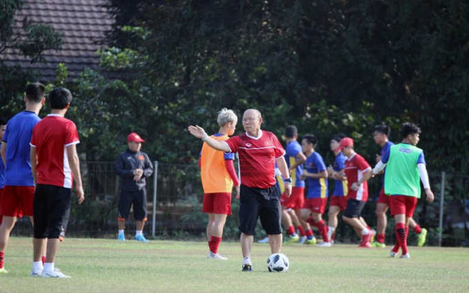 Như thường lệ, HLV Park Hang-seo chỉnh sửa cho c&aacute;c học tr&ograve; từ những