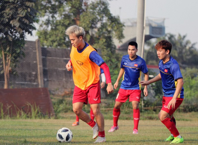 Văn To&agrave;n tập luyện rất nhiệt với hy vọng sẽ c&oacute; suất đ&aacute; ch&iacute;nh ở những trận đấu tới của Olympic Việt Nam.