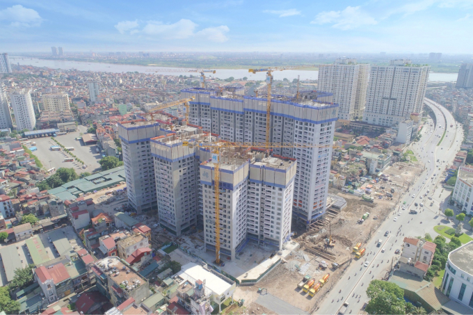 Imperia Sky Garden đ&atilde; cất n&oacute;c t&ograve;a th&aacute;p căn hộ đầu ti&ecirc;n.