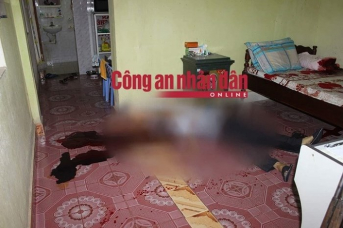 Ngay sau khi xảy ra vụ trọng &aacute;n, lực lượng chức năng đ&atilde; c&oacute; mặt kịp thời để phong tỏa, bảo vệ hiện trường vụ &aacute;n. Thiếu tướng S&ugrave;ng A Hồng, Gi&aacute;m đốc C&ocirc;ng an tỉnh Điện Bi&ecirc;n đ&aacute;nh gi&aacute; đ&acirc;y l&agrave; một vụ &aacute;n c&oacute; t&iacute;nh chất đặc biệt nghi&ecirc;m trọng. Trong ảnh, hiện trường 2 vợ chồng &ocirc;ng Vụ bị bắn chết.  (Ảnh: C&ocirc;ng an nh&acirc;n d&acirc;n)