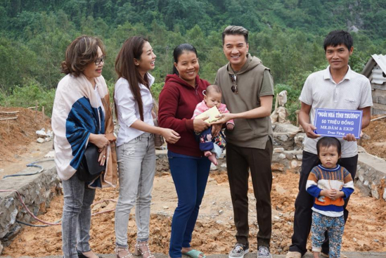 Ca sỹ Đ&agrave;m Vĩnh Hưng ph&aacute;t động ủng hộ người d&acirc;n bị thi&ecirc;n tai