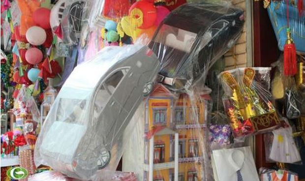 Nh&agrave; tầng, xe hơi... sẵn s&agrave;ng chờ đốt