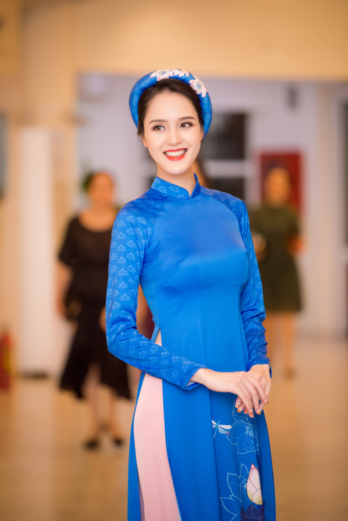 &Aacute; hậu Ho&agrave;ng Anh.