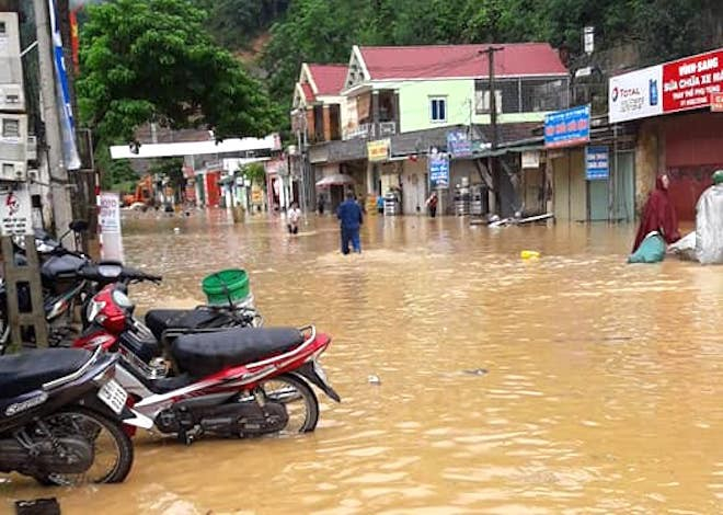 Mưa lũ g&acirc;y ngập &uacute;ng, chia cắt nhiều nơi tr&ecirc;n địa b&agrave;n Nghệ An.