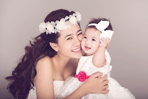 Diễn vi&ecirc;n Mai Phương l&agrave;m mẹ đơn th&acirc;n n&ecirc;n phải g&aacute;nh v&aacute;c tất cả mọi chuyện trong gia đ&igrave;nh.&nbsp;