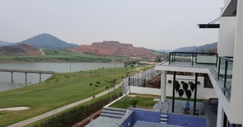Họ vẫn đang “chia nhau” sân golf để xây biệt thự