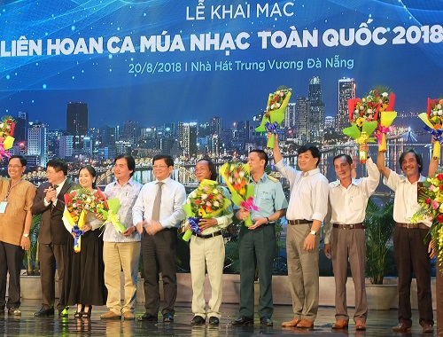 Li&ecirc;n hoan ca m&uacute;a nhạc to&agrave;n quốc đợt 2 ch&iacute;nh thức khai mạc.