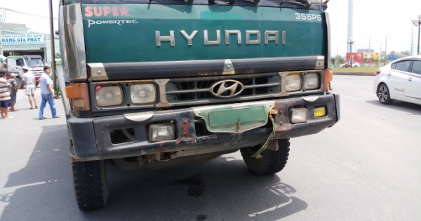 Xe ben cán chết người rồi lấy sơn che biển số