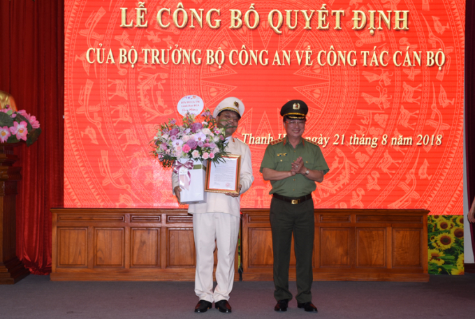 C&ocirc;ng bố Quyết định bổ nhiệm Gi&aacute;m đốc C&ocirc;ng an Thanh H&oacute;a. (Ảnh Đ.Hợp)
