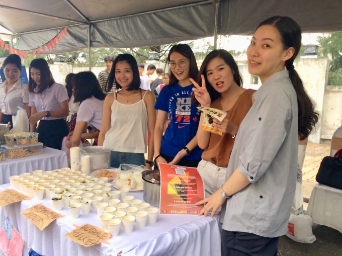 Hơn 300 sinh vi&ecirc;n quốc tế tới Đ&agrave; Nẵng học tập từ 15 quốc gia tham dự.