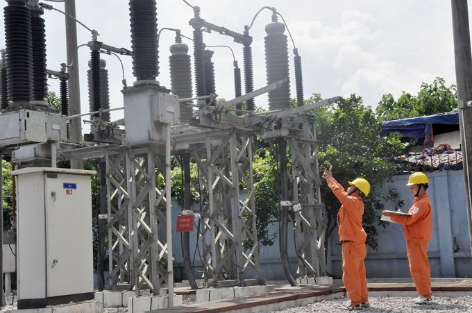 Tăng cường kiểm tra to&agrave;n diện c&aacute;c trạm biến &aacute;p, đường d&acirc;y đảm bảo lưới điện vận h&agrave;nh an to&agrave;n, ổn định&nbsp;