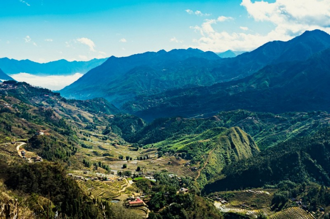 Kh&aacute;m ph&aacute; vẻ đẹp thung lũng Mường Hoa từ tr&ecirc;n cao, bạn thử chưa?