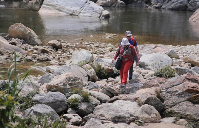 2 du kh&aacute;ch hiếm hoi ở Bản Hồ (Sa Pa)&nbsp;