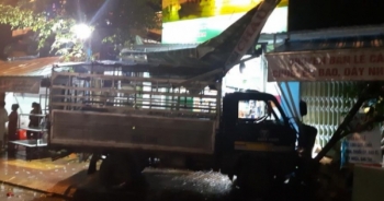 Kon Tum: Xe tải mất lái đâm vào hai mẹ con khiến người dân hoảng loạn