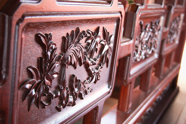 Để thực hiện xong căn nh&agrave;, ngo&agrave;i những thợ phụ, &ocirc;ng L&acirc;n phải thu&ecirc; 30 thợ ch&iacute;nh, giỏi trong cả nước về l&agrave;m trong hơn 3 năm.