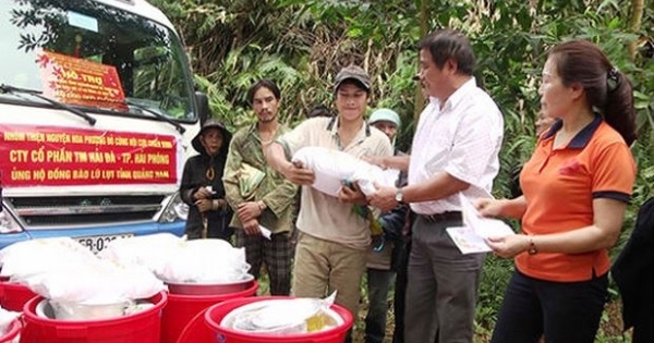 Đừng “kiếm ăn” trên tiền hàng cứu trợ