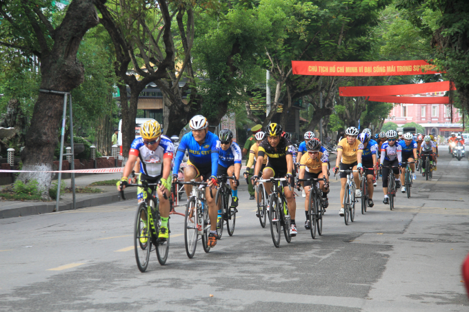 S&ocirc;i động ng&agrave;y mở m&agrave;n Coupe De Huế 2018
