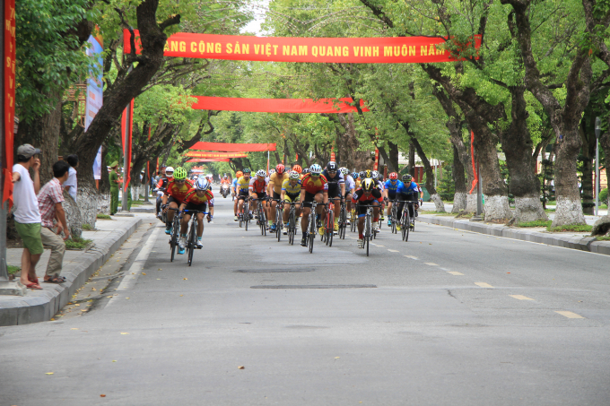 S&ocirc;i động ng&agrave;y mở m&agrave;n Coupe De Huế 2018