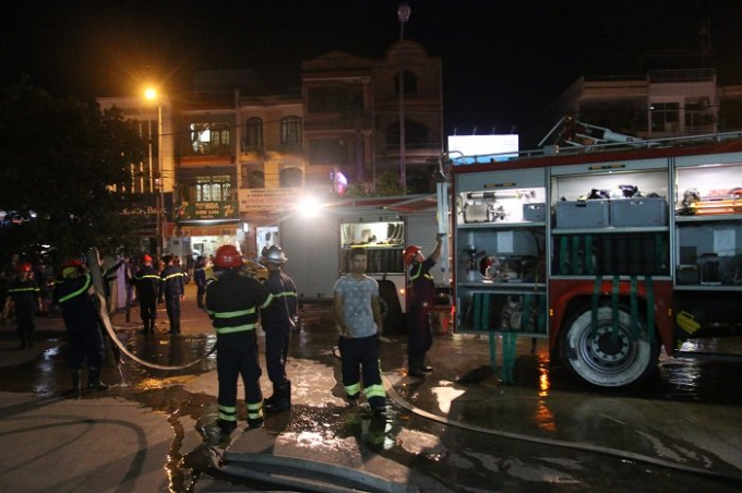 Lực lượng chức năng c&oacute; mặt kịp thời v&agrave; khống chế đ&aacute;m ch&aacute;y sau chừng 30 ph&uacute;t.