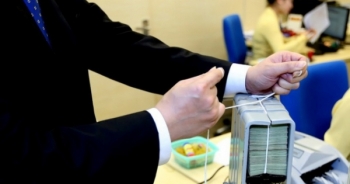 Ngân hàng Việt tăng cường "ăn kiêng, tập gym"