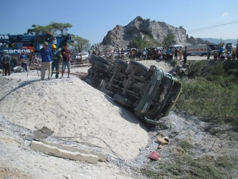 Ảnh vụ tai nạn tại Thanh H&oacute;a v&agrave;o cuối th&aacute;ng 5.2018.