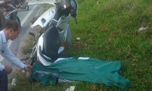 Hà Nội: Đâm vào cột điện, nam thanh niên tử vong tại chỗ