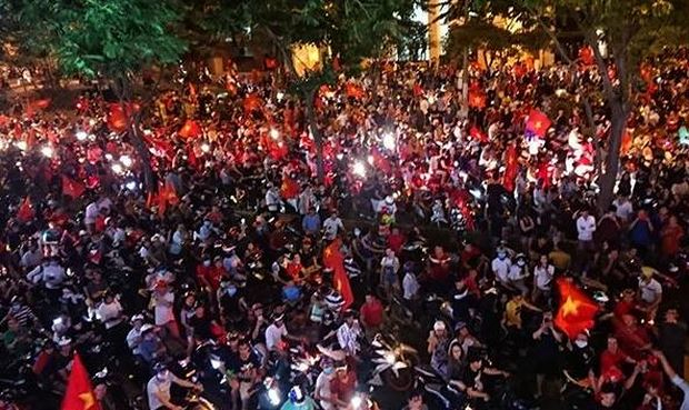 Người d&acirc;n đổ ra đường ăn mừng chiến thắng của đội tuyển Olympic Việt Nam. (Ảnh minh họa)