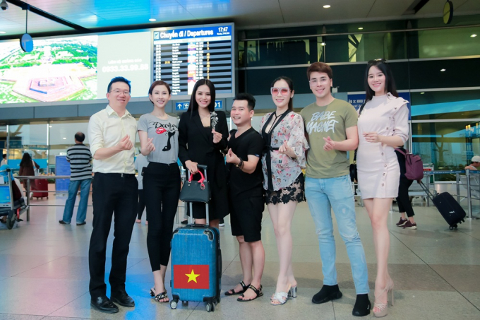 Hoa hậu ch&acirc;u &Aacute; thế giới Chi Nguyễn, &Aacute; vương Quốc tế Ho&agrave;ng Phi Kha, người mẫu Vương Bảo Ngọc, người mẫu Dương Yến Phi đ&atilde; c&oacute; mặt để động vi&ecirc;n tinh thần đồng thời gởi đến Khả H&acirc;n những lời ch&uacute;c tốt đẹp nhất.