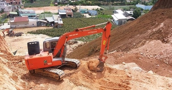 Lâm Đồng: Phát hiện nhiều phương tiện san gạt đất trái phép