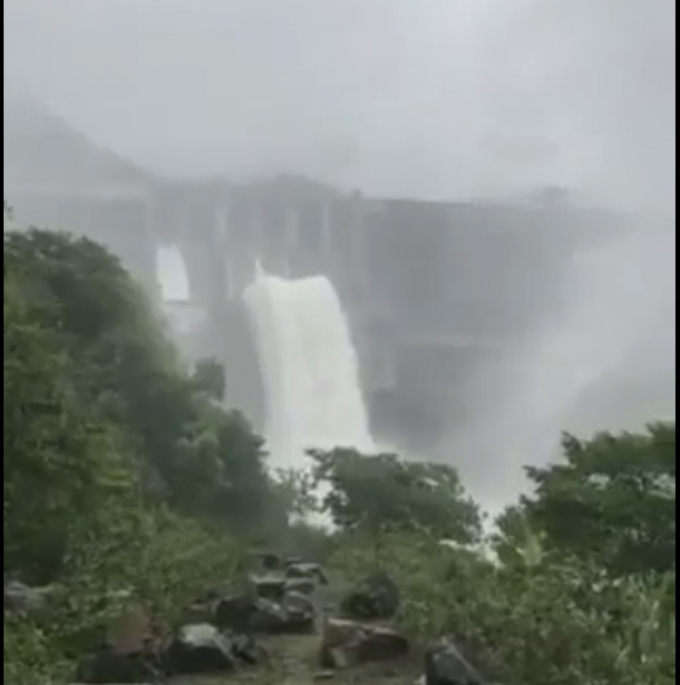 H&igrave;nh ảnh thủy điện Bản Vẽ vận h&agrave;nh xả lũ trước đ&oacute;.