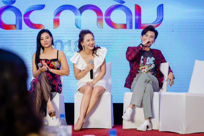 Bảo Thanh nắm tay chồng đi dự họp b&aacute;o Sắc m&agrave;u VTV, hội ngộ Ch&iacute; Thiện