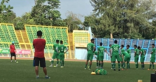 Cầu thủ Cần Thơ "đình công" đòi CLB trả phí "lót tay"