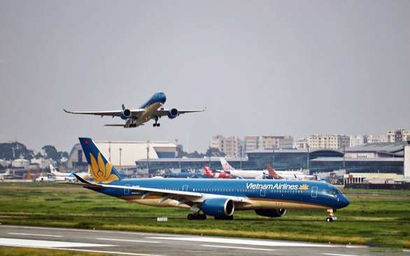 Điểm báo ngày 2/8/2019: Thiếu phi công, thiếu cả giám sát bay