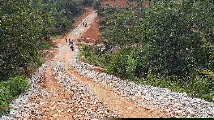 Tình trạng san gạt, làm đường nội bộ, phân lô đất nông nghiệp trên địa bàn khu vực Sở Lăng, phường 10, TP Đà Lạt. Ảnh: Thiên Bình.