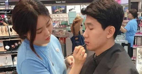 Nam giới Hàn Quốc rộ lên xu hướng thích “trang điểm”