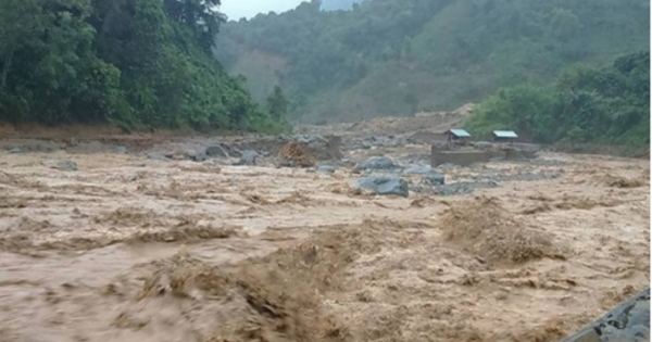 Thanh Hoá: Trưởng công an xã bị đất đá chôn vùi khi đi chống lũ