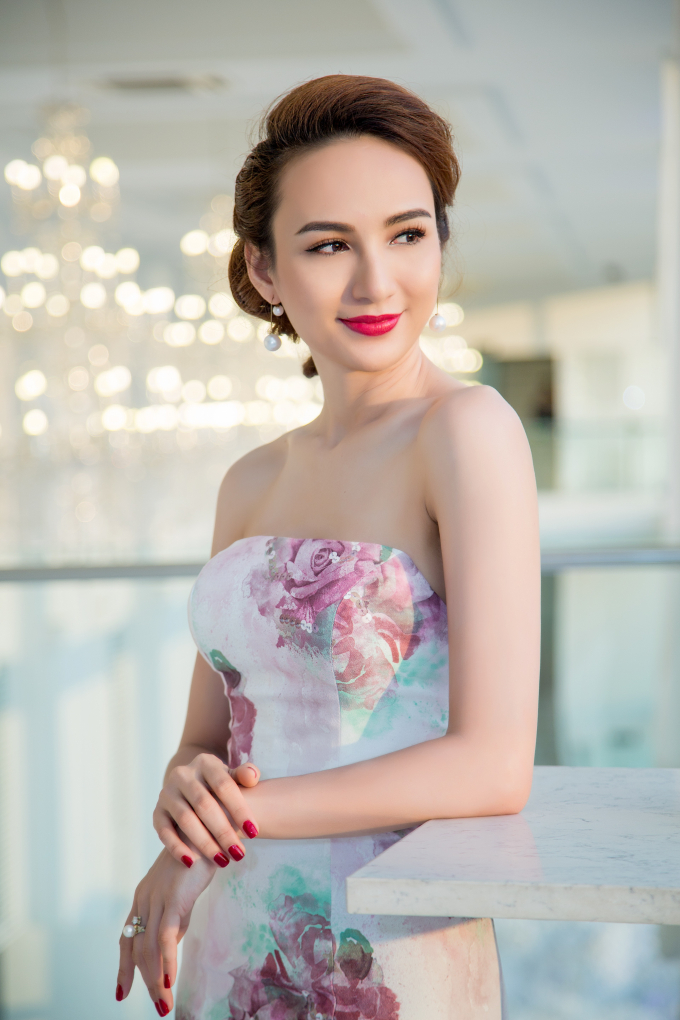 hoa-hau-ngoc-diem-ven-man-bi-mat-ve-chuyen-nguoi-dep-voi-dai-gia-13-.6815