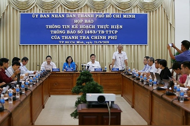 Tại buổi họp báo thông tin kế hoạch thực hiện thông báo của Thanh tra Chính phủ về khu đô thị Thủ Thiêm (quận 2) vào tháng 9/2018, Phó Chủ tịch Võ Văn Hoan (khi đó còn là Chánh Văn phòng UBND TPHCM) đã chính thức xin lỗi người dân bị oan sai ở Thủ Thiêm.