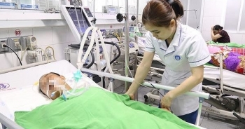 Người đàn ông nhập viện vì bị rắn độc tấn công khi đang ngủ