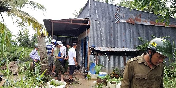 Hiện trường vụ cưỡng chế thi h&agrave;nh &aacute;n