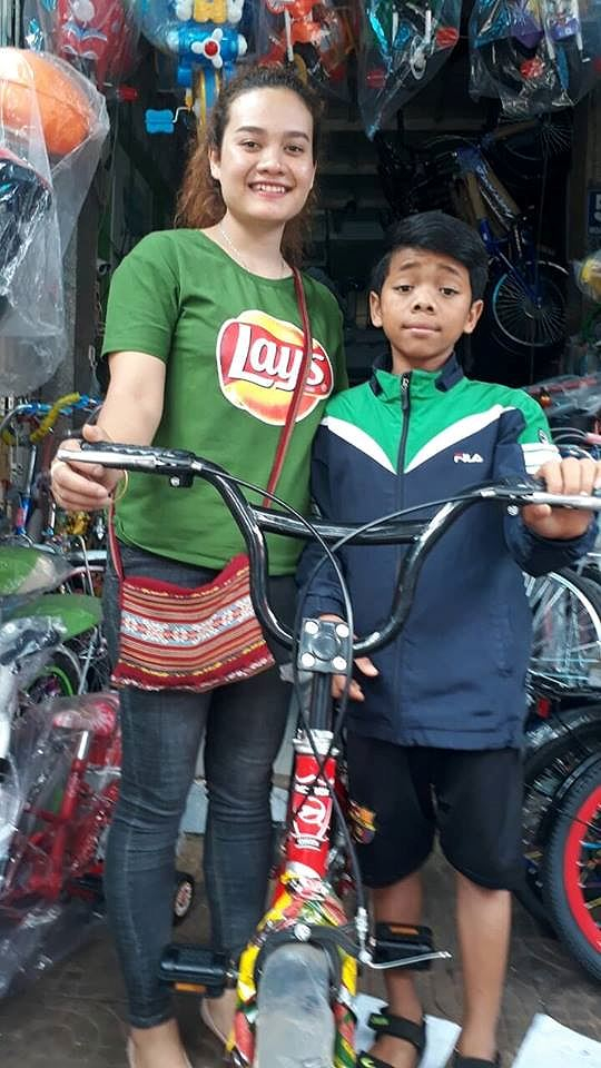 Qua đi những th&aacute;ng ng&agrave;y vất vả, giờ đ&acirc;y con trai Y Song của Y Ben đ&atilde; học lớp 7