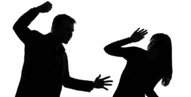 Hòa Bình: Chồng dùng thanh gỗ đập chết vợ rồi uống thuốc diệt cỏ tự tử